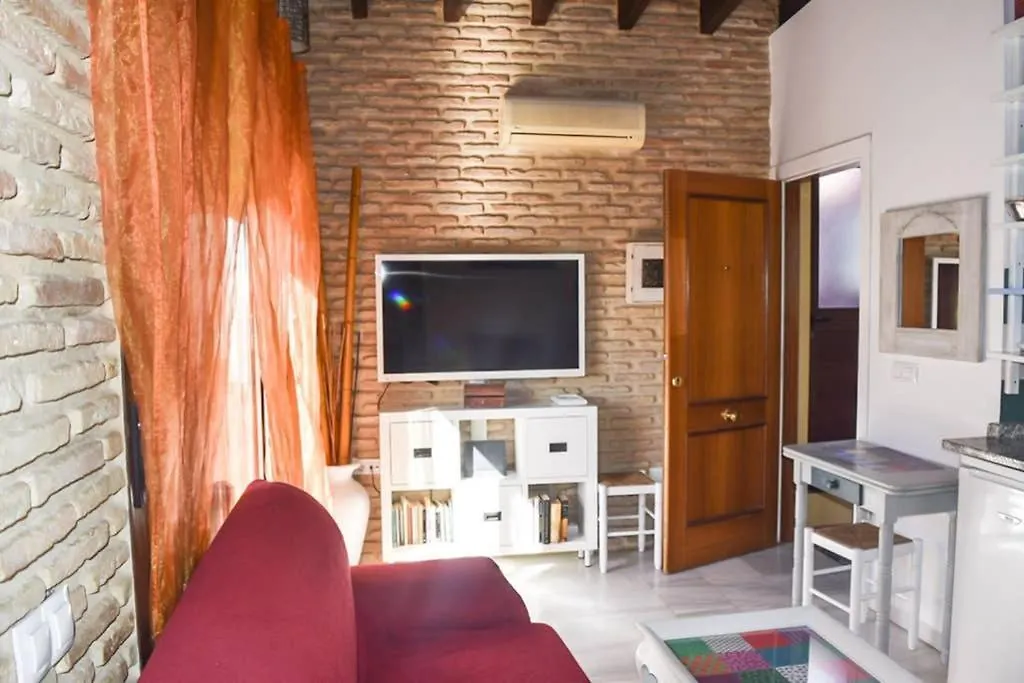 Atico Centrico Plaza Moravia ,San Julian. Daire Sevilla 0*,