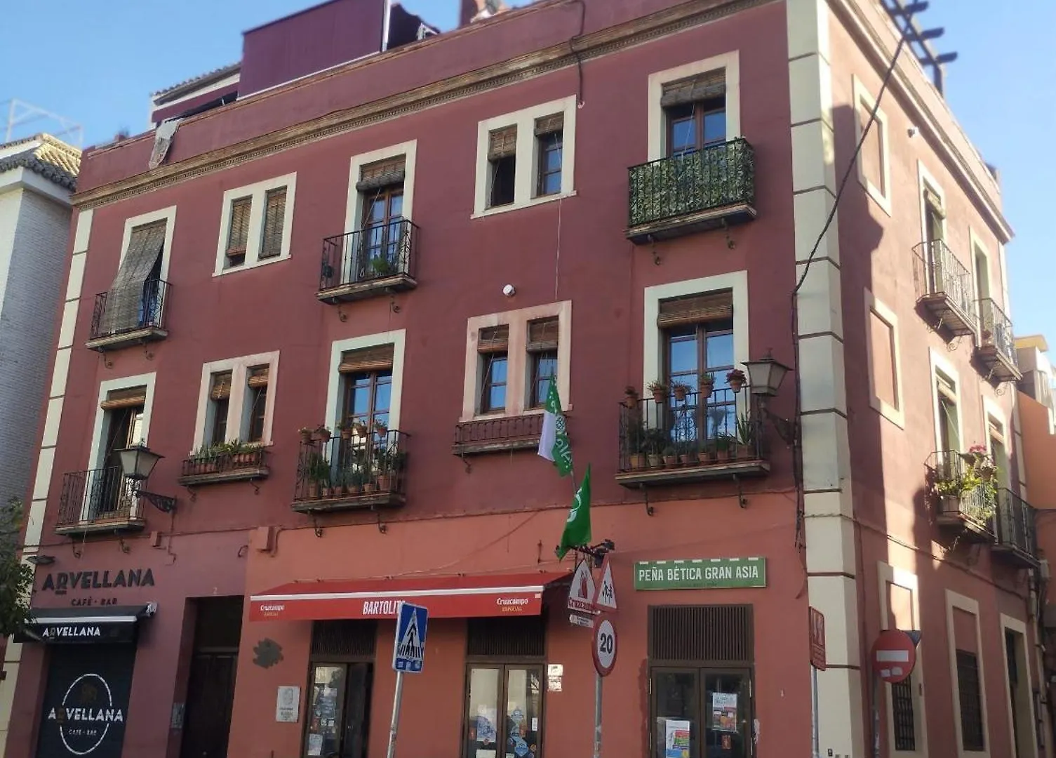 Atico Centrico Plaza Moravia ,San Julian. Daire Sevilla